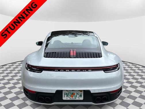 2022 Porsche 911 Carrera