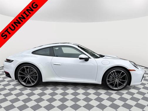 2022 Porsche 911 Carrera