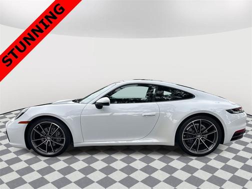 2022 Porsche 911 Carrera