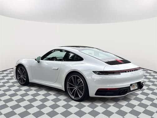 2022 Porsche 911 Carrera