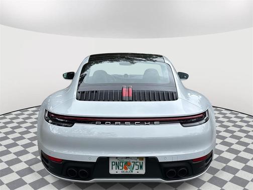 2022 Porsche 911 Carrera