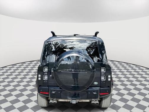 2023 Land Rover Defender 110 V8