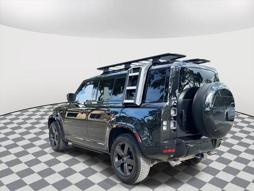 2023 Land Rover Defender 110 V8