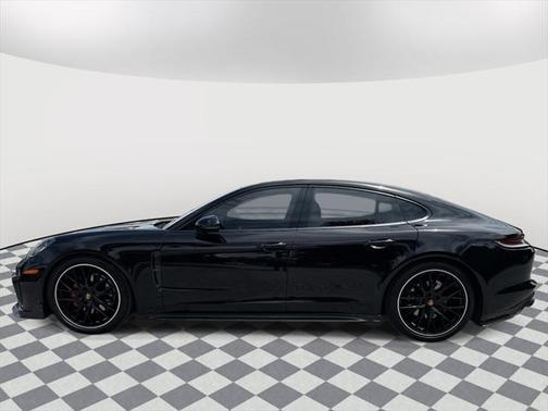 2022 Porsche Panamera Base