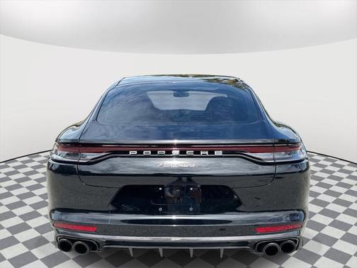 2022 Porsche Panamera Base