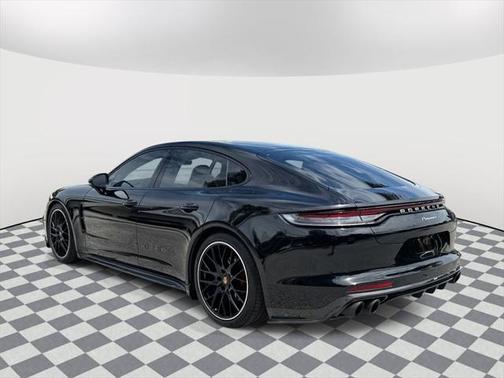 2022 Porsche Panamera Base