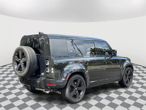 2023 Land Rover Defender 110 V8