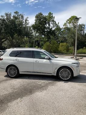 2023 BMW X7 xDrive40i