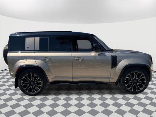 2025 Land Rover Defender 110 V8