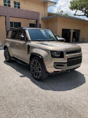 2025 Land Rover Defender 110 V8