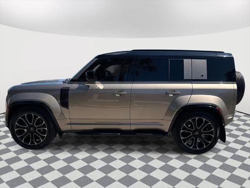 2025 Land Rover Defender 110 V8
