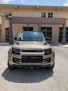 2025 Land Rover Defender 110 V8