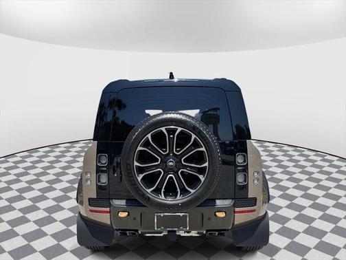 2025 Land Rover Defender 110 V8