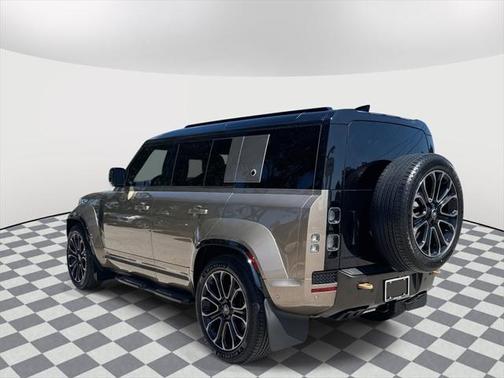2025 Land Rover Defender 110 V8