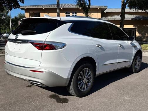 2022 Buick Enclave FWD Essence