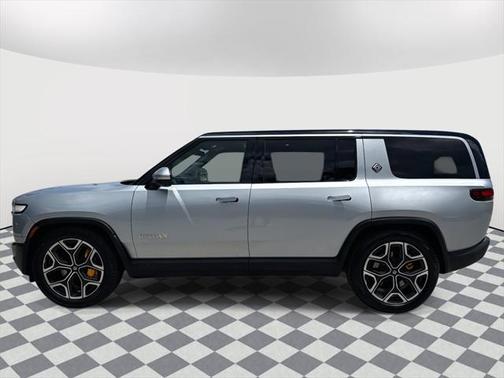 2023 Rivian R1S Adventure