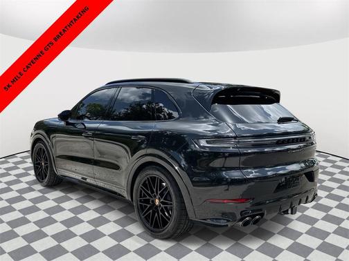 2025 Porsche Cayenne GTS