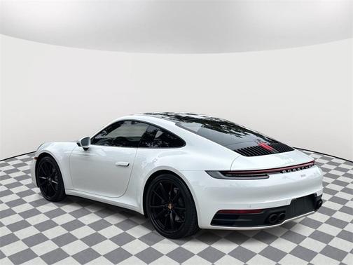 2021 Porsche 911 Carrera