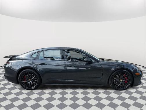 2018 Porsche Panamera Turbo