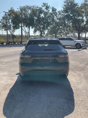 2023 Porsche Cayenne Platinum Edition