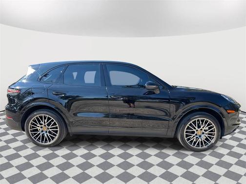 2023 Porsche Cayenne Platinum Edition