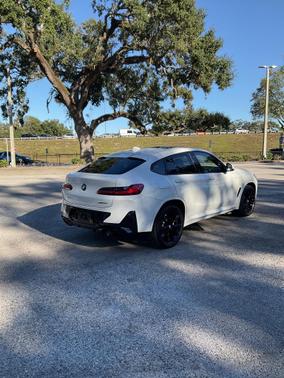 2025 BMW X4 xDrive30i