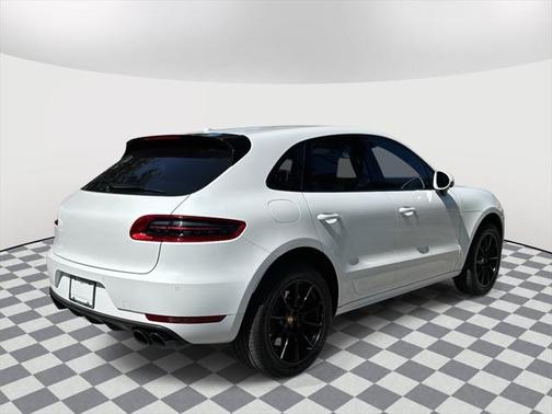 2017 Porsche Macan Turbo