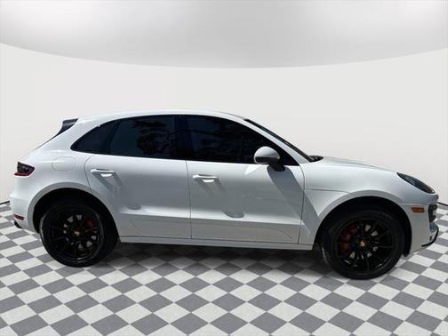 2017 Porsche Macan Turbo