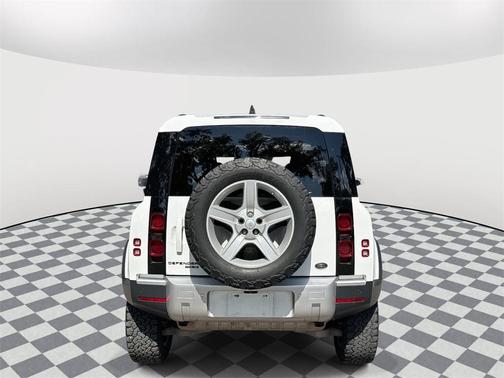 2020 Land Rover Defender 110 SE