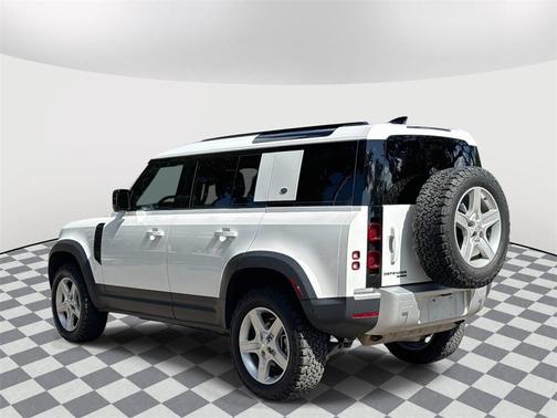 2020 Land Rover Defender 110 SE
