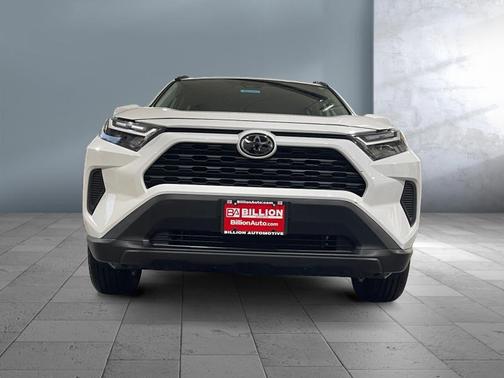 Ice Cap 2025 Toyota RAV4 XLE