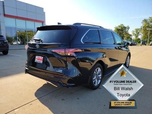 2022 Toyota Sienna XSE 7 Passenger