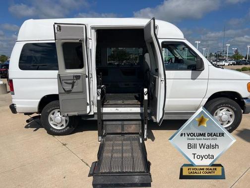 2006 Ford E350 Super Duty XL Wagon