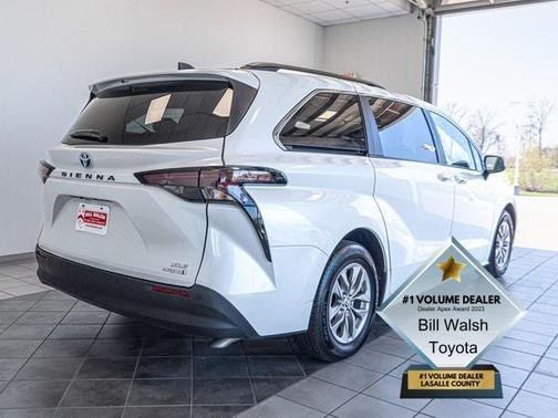 2023 Toyota Sienna XLE