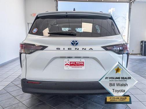 2023 Toyota Sienna XLE