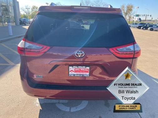 2020 Toyota Sienna LE