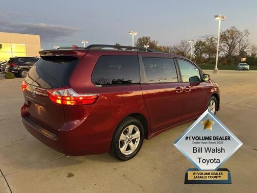 2020 Toyota Sienna LE