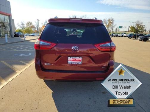 2020 Toyota Sienna LE