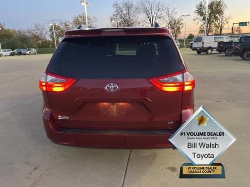 2020 Toyota Sienna LE