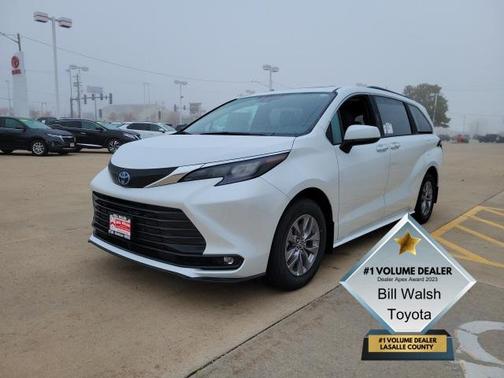 2025 Toyota Sienna XLE