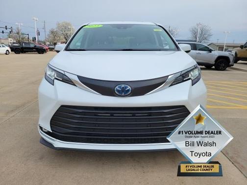 2023 Toyota Sienna XLE