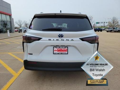 2023 Toyota Sienna XLE