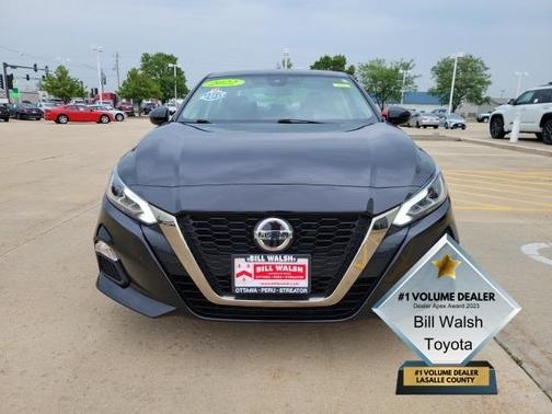 2022 Nissan Altima SR FWD