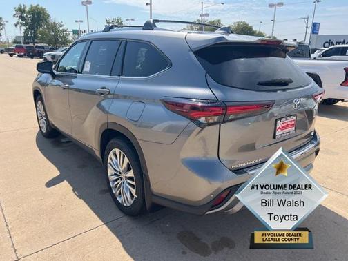 2025 Toyota Highlander Platinum