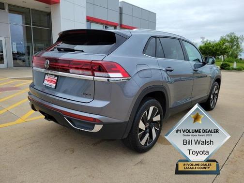 2024 Volkswagen Atlas Cross Sport 2.0T SE w/Technology 4MOTION