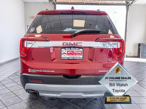 2023 GMC Acadia AWD SLT