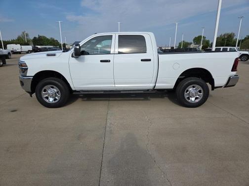 2025 RAM 2500 Tradesman Crew Cab 4x4 6'4' Box