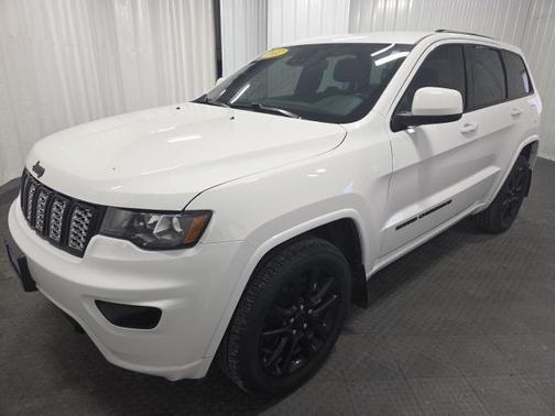 2022 Jeep Grand Cherokee Laredo