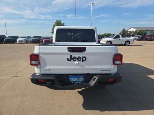 2025 Jeep Gladiator High Tide