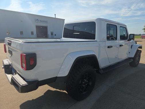 2025 Jeep Gladiator High Tide